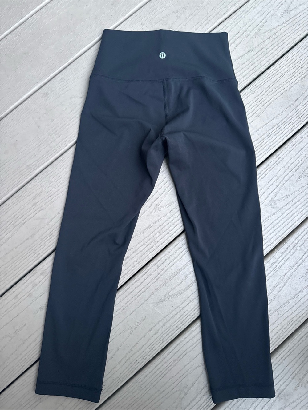 LULULEMON Wunder Under High Rise 3/4 Length Leggings Size 4 Black Yoga Workout